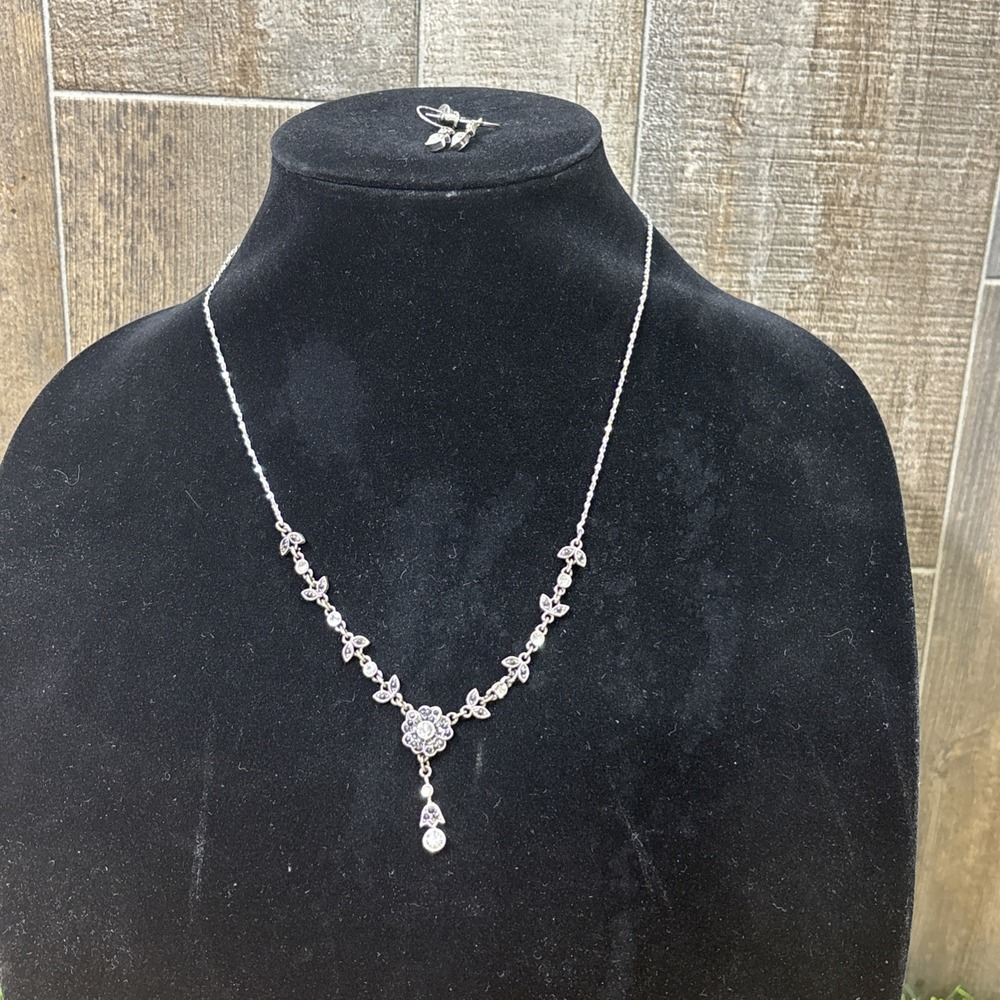 Vintage Avon Nina Ricci Crystal Rhinestone Necklace Earrings Set Silver Tone